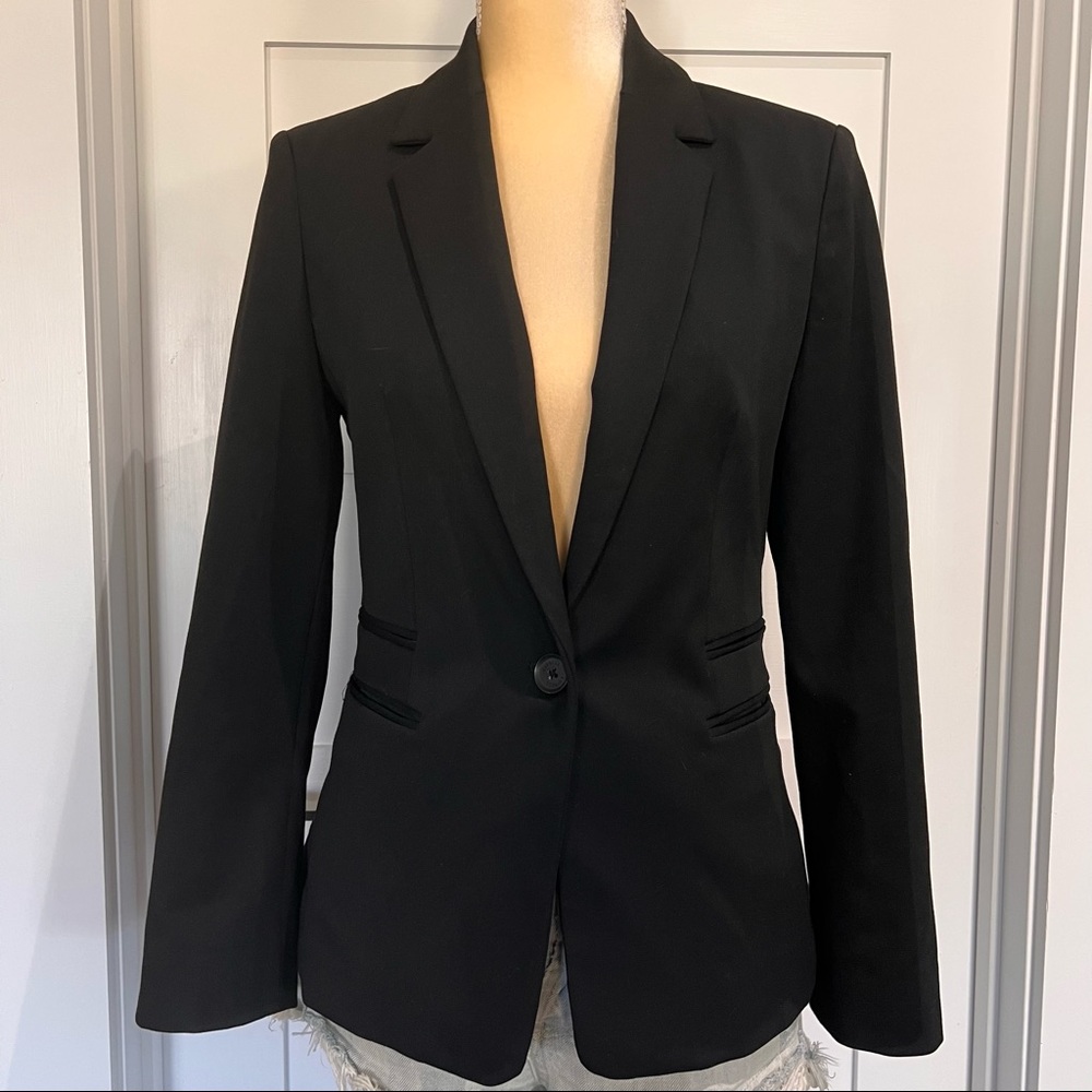 Black Express Notch Lapel Blazer (Like New) - Size 8